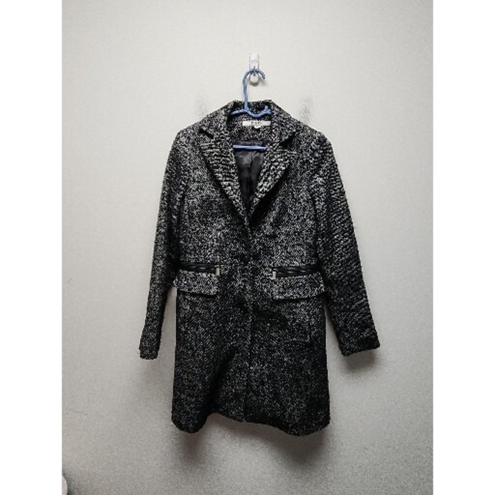DKNY Wool  Blend Coat Women's Size 6 black long Button Up Collared Trench